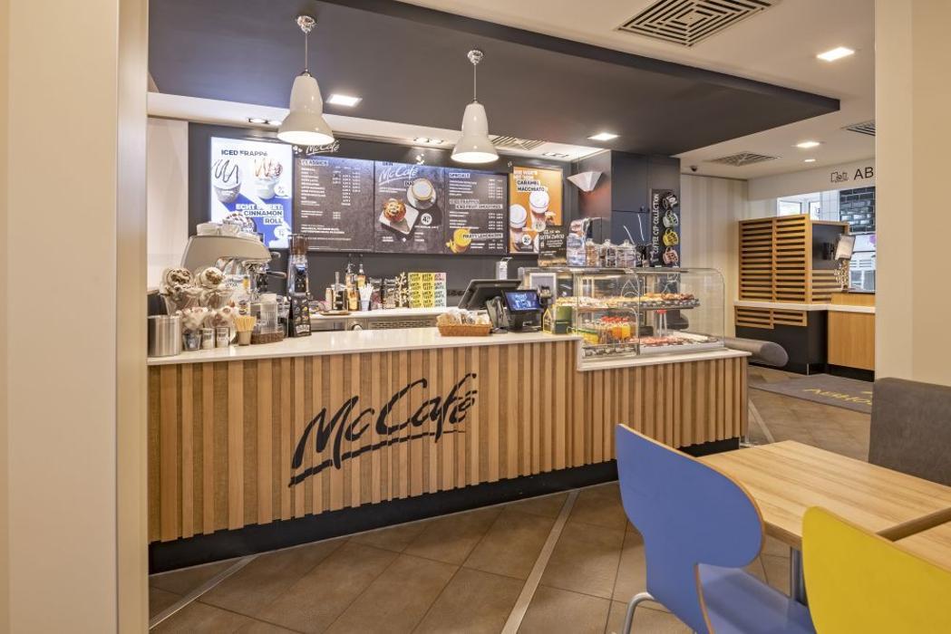 McCafé-Bereich im McDonald’s Restaurant Abensberg