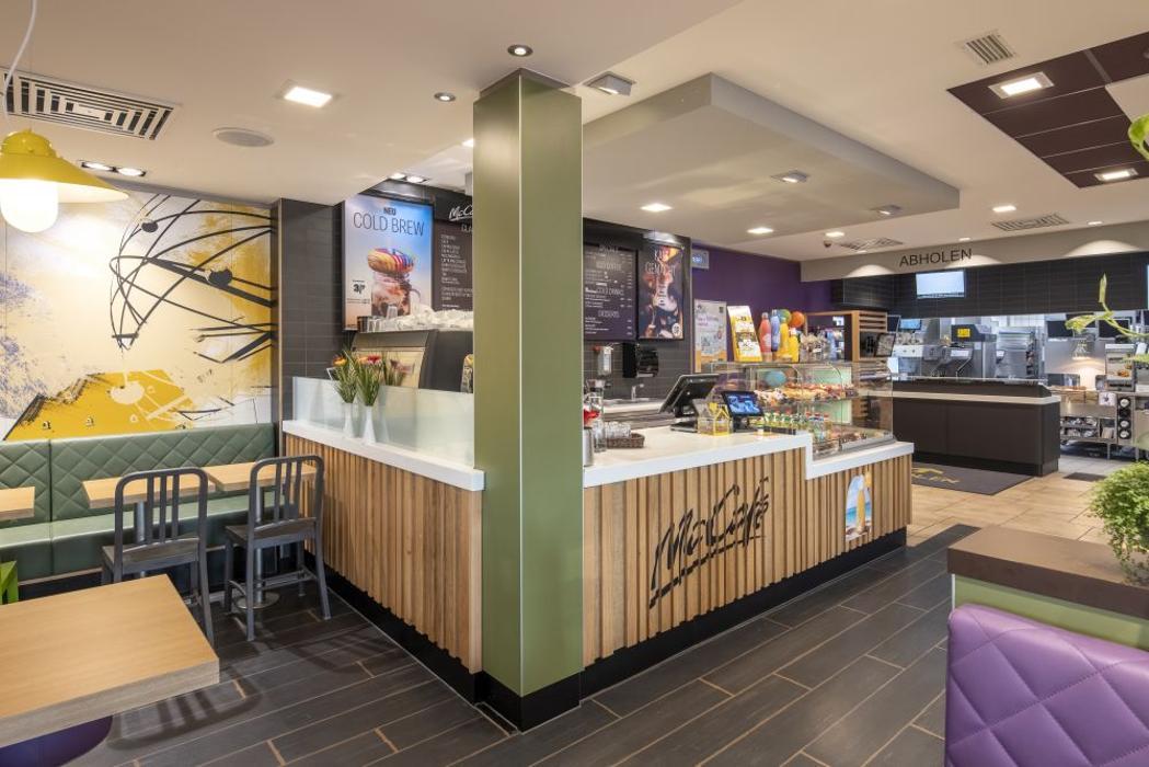 McCafé-Bereich im McDonald’s Restaurant Mainburg